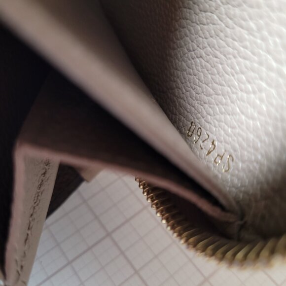 Louis Vuitton Empreinte leather zippy wallet - Picture 6 of 8